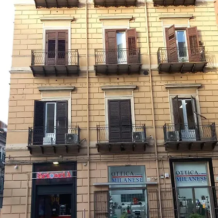 Casa de hóspedes Corner Rome 433 *