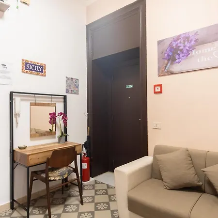 בית הארחה Corner Rome 433 *